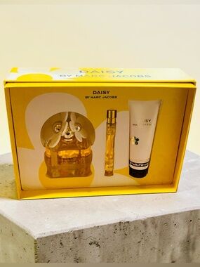 Marc Jacobs Daisy Fragrance & Body Set  🌼 Limited Edition